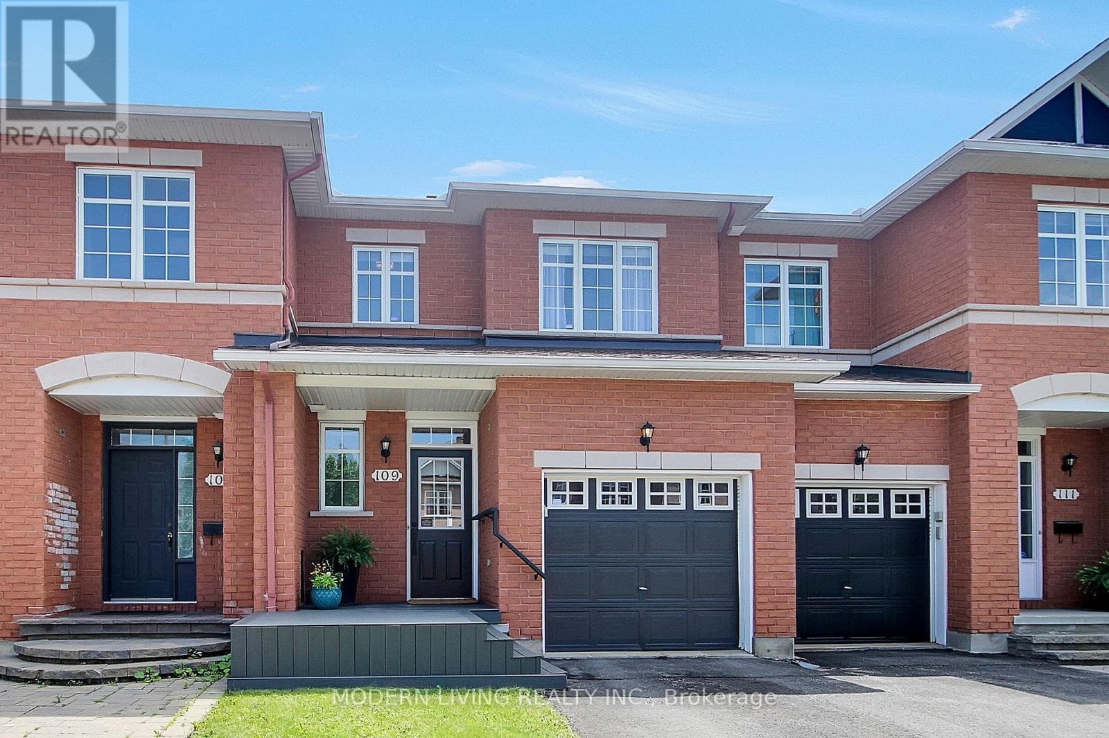 Single Family at 109 Deercroft Avenue, Ottawa, Ontario - Photo 1 - RE/MAX Garden City Realty