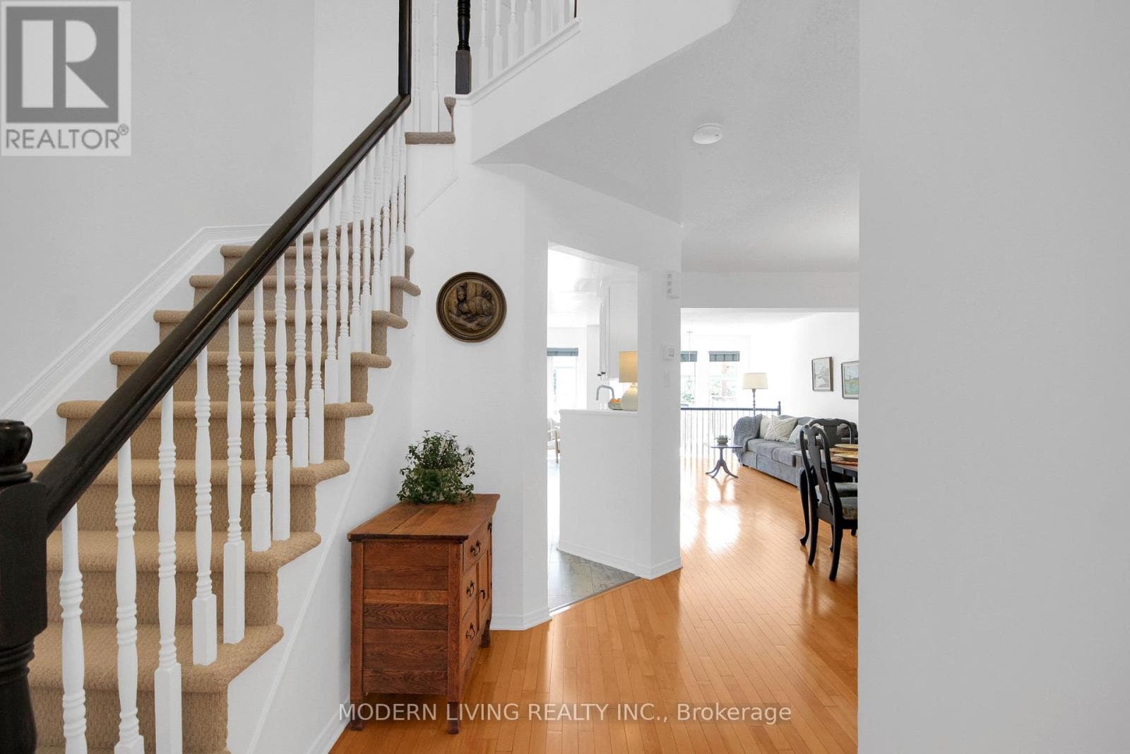 Single Family at 109 Deercroft Avenue, Ottawa, Ontario - Photo 7 - RE/MAX Garden City Realty