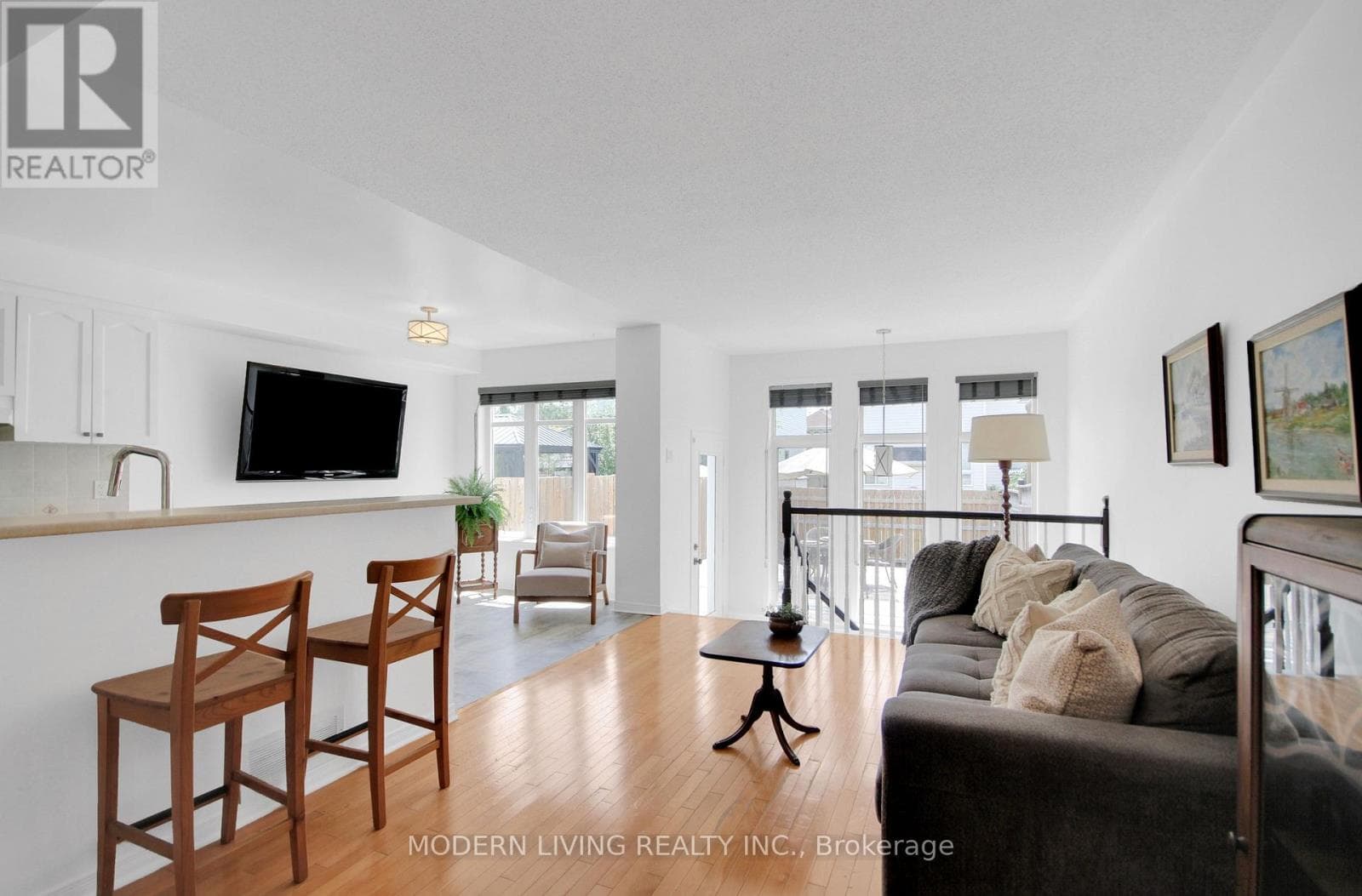 Single Family at 109 Deercroft Avenue, Ottawa, Ontario - Photo 8 - RE/MAX Garden City Realty