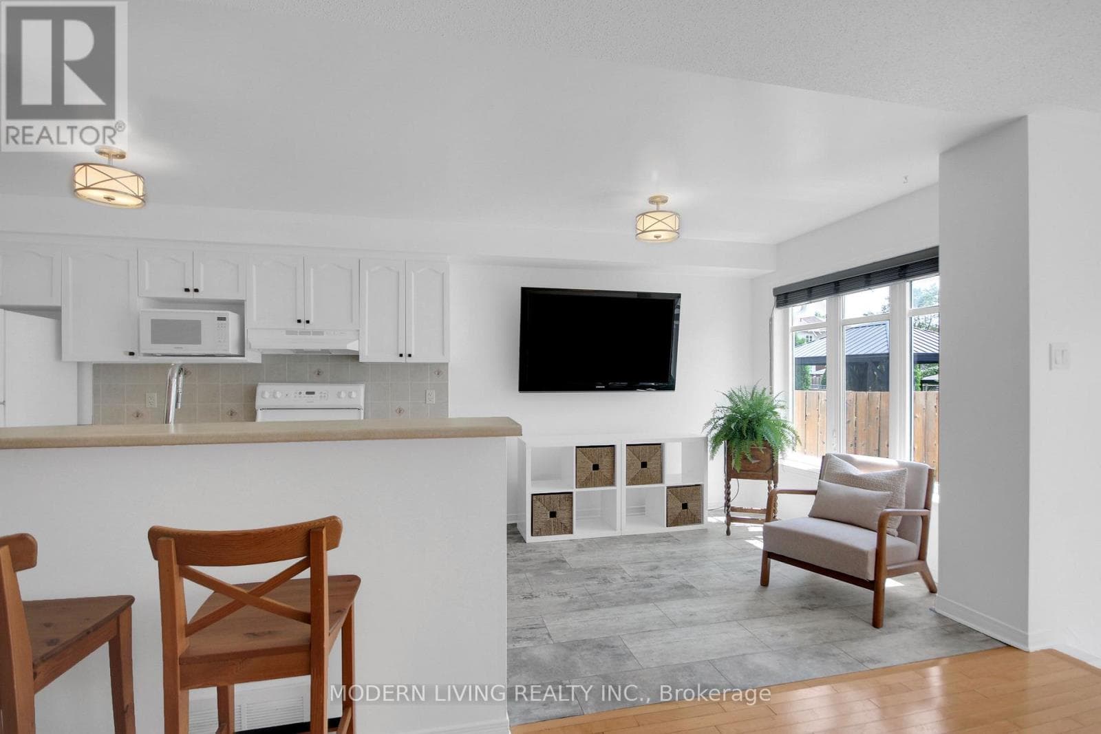 Single Family at 109 Deercroft Avenue, Ottawa, Ontario - Photo 9 - RE/MAX Garden City Realty
