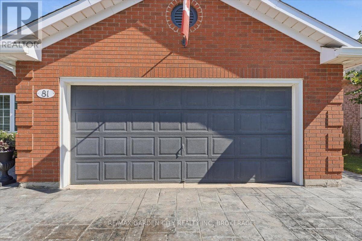 Single Family at 81 SANDRA Drive, Pelham (Fenwick), Ontario - Photo 6 - RE/MAX Garden City Realty