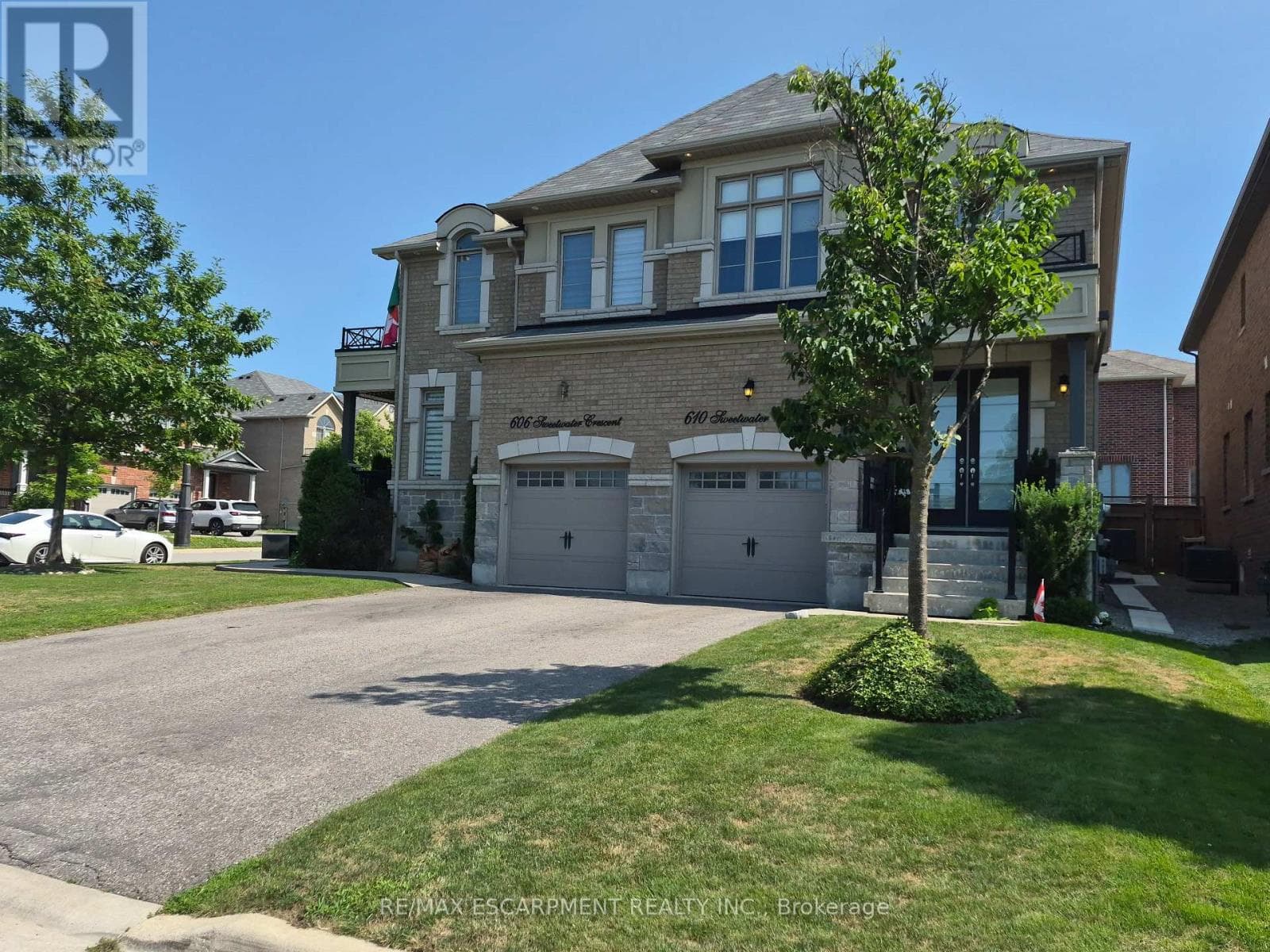 610 Sweetwater Crescent