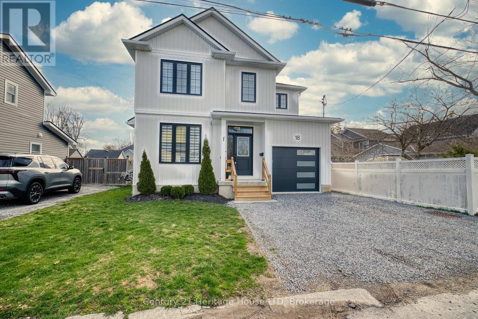 Single Family at 18 Parkview Avenue, Fort Erie (Lakeshore), Ontario - Photo 2 - RE/MAX Garden City Realty