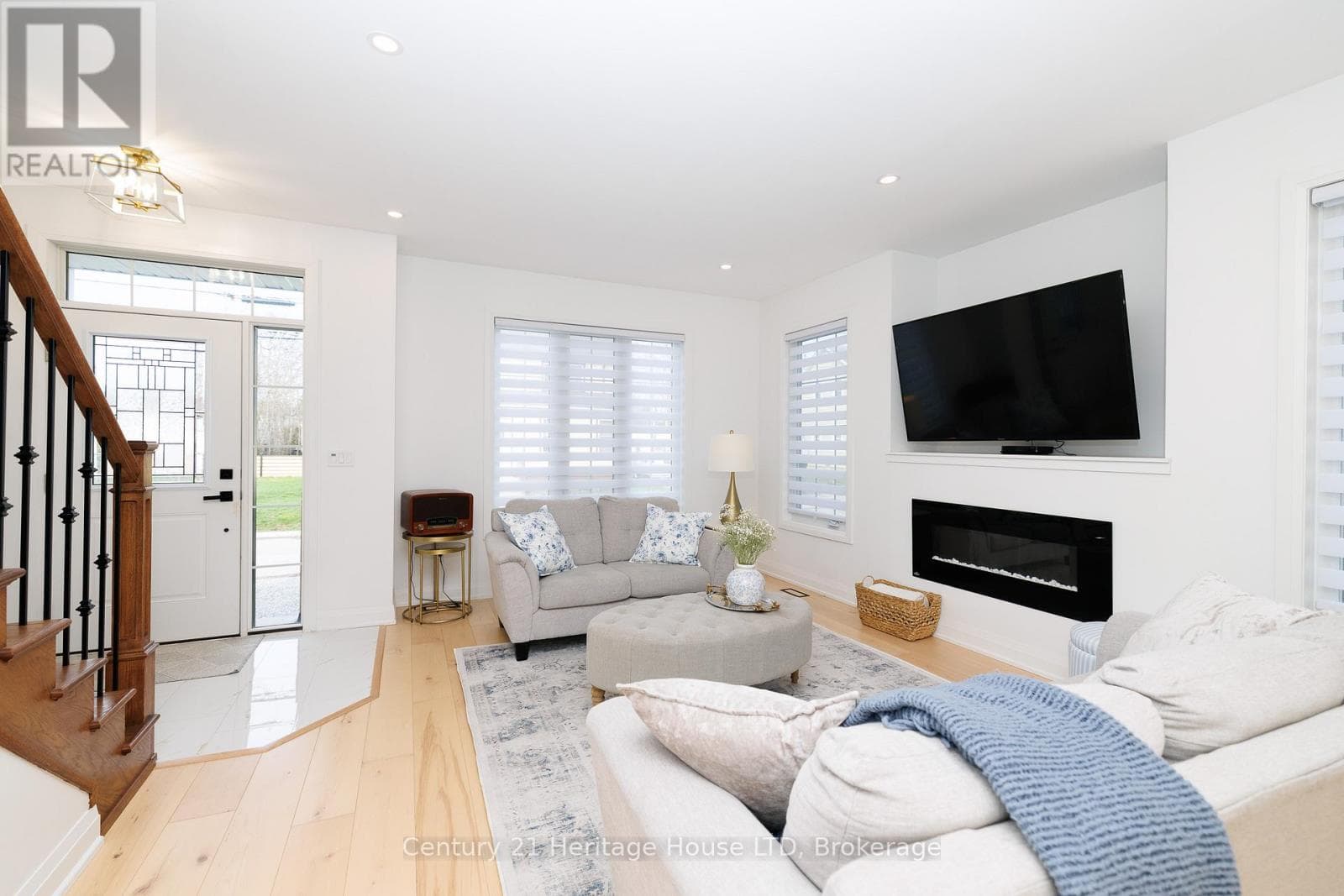 Single Family at 18 Parkview Avenue, Fort Erie (Lakeshore), Ontario - Photo 7 - RE/MAX Garden City Realty