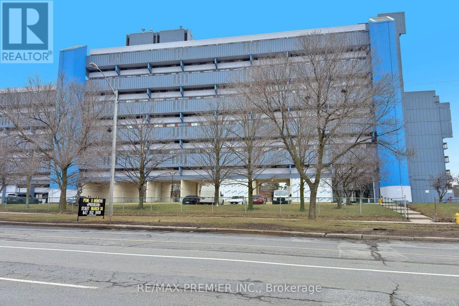 428- 4645 Jane Street