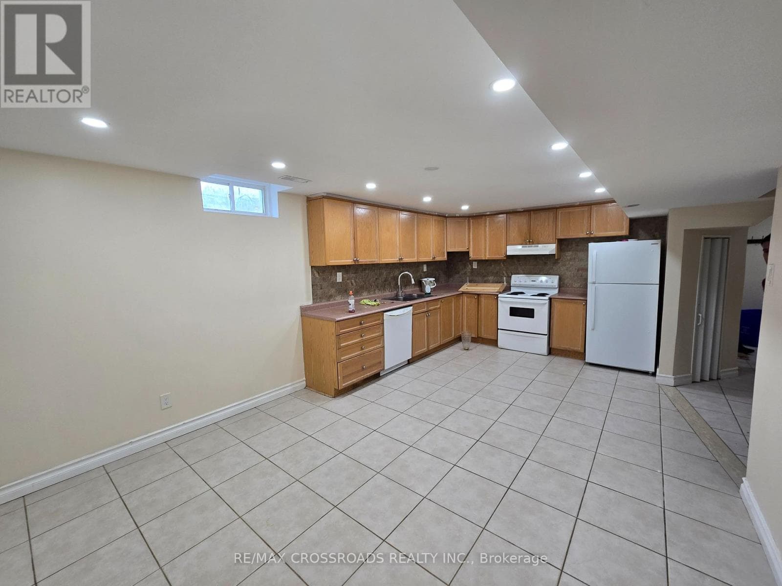 Single Family at 34 Sonley Drive, Whitby (Taunton North), Ontario - Photo 3 - RE/MAX Garden City Realty