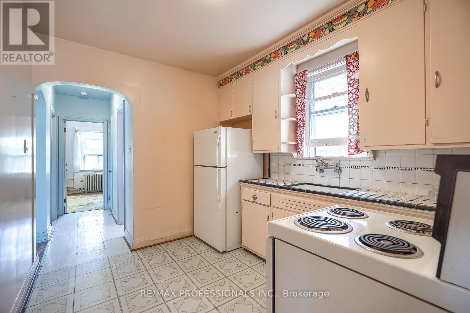 Single Family at 53 Twenty First Street, Toronto (New Toronto), Ontario - Photo 10 - RE/MAX Garden City Realty