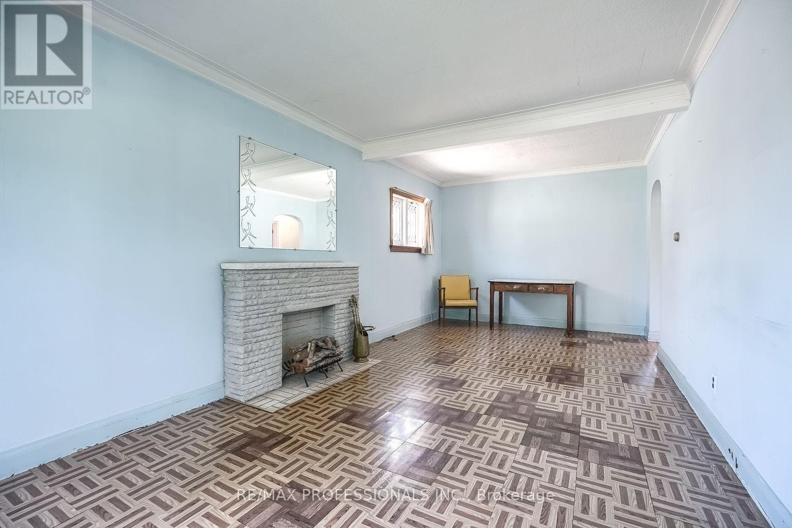 Single Family at 53 Twenty First Street, Toronto (New Toronto), Ontario - Photo 6 - RE/MAX Garden City Realty