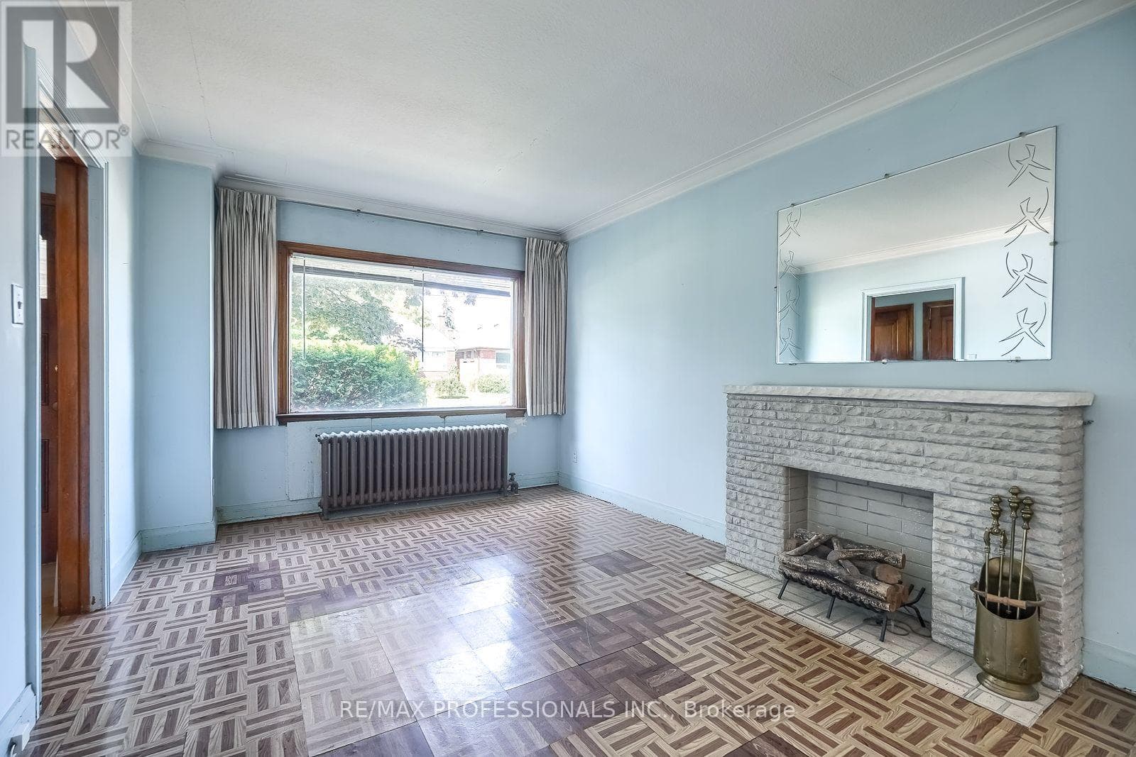Single Family at 53 Twenty First Street, Toronto (New Toronto), Ontario - Photo 7 - RE/MAX Garden City Realty