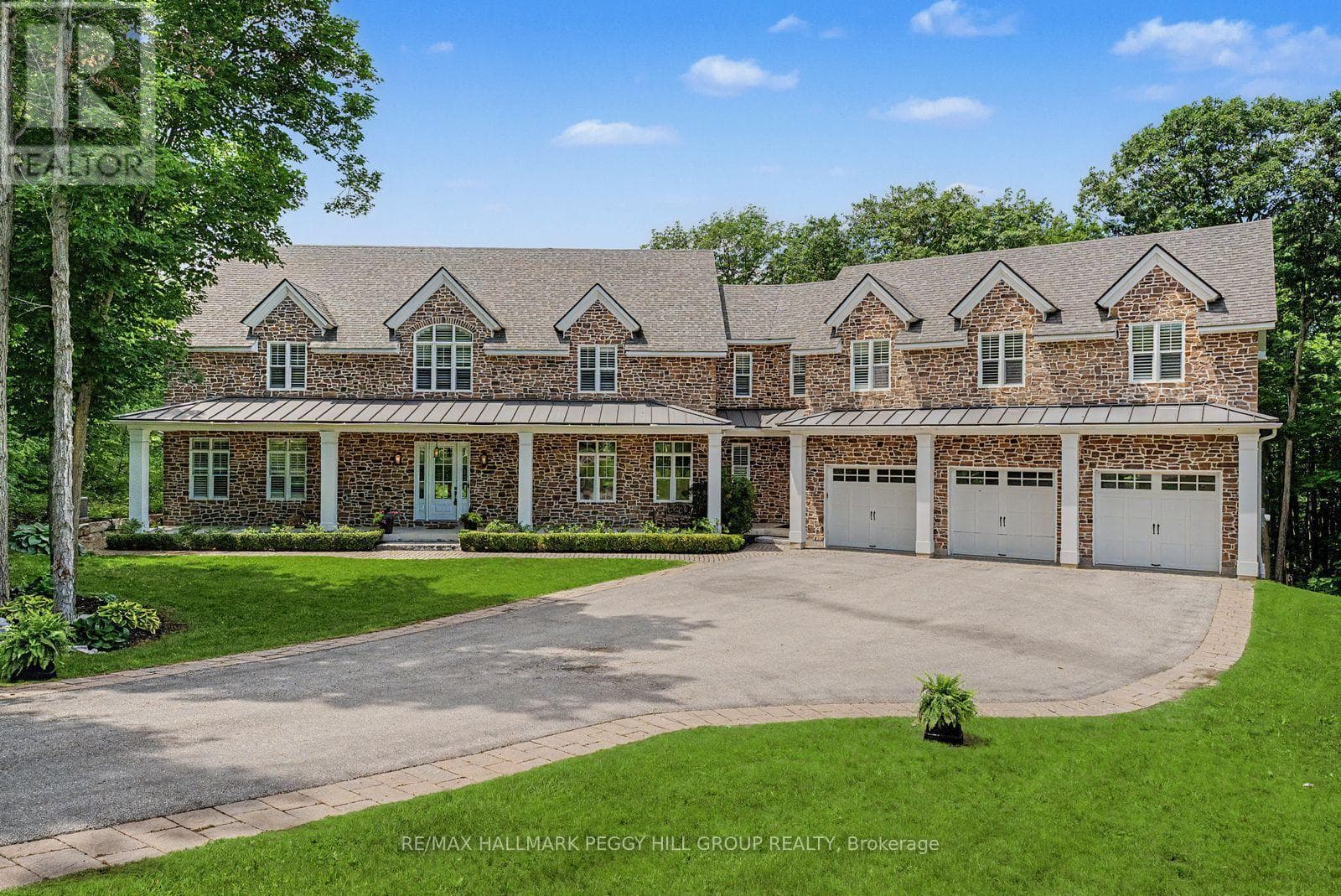 16 Heron Boulevard