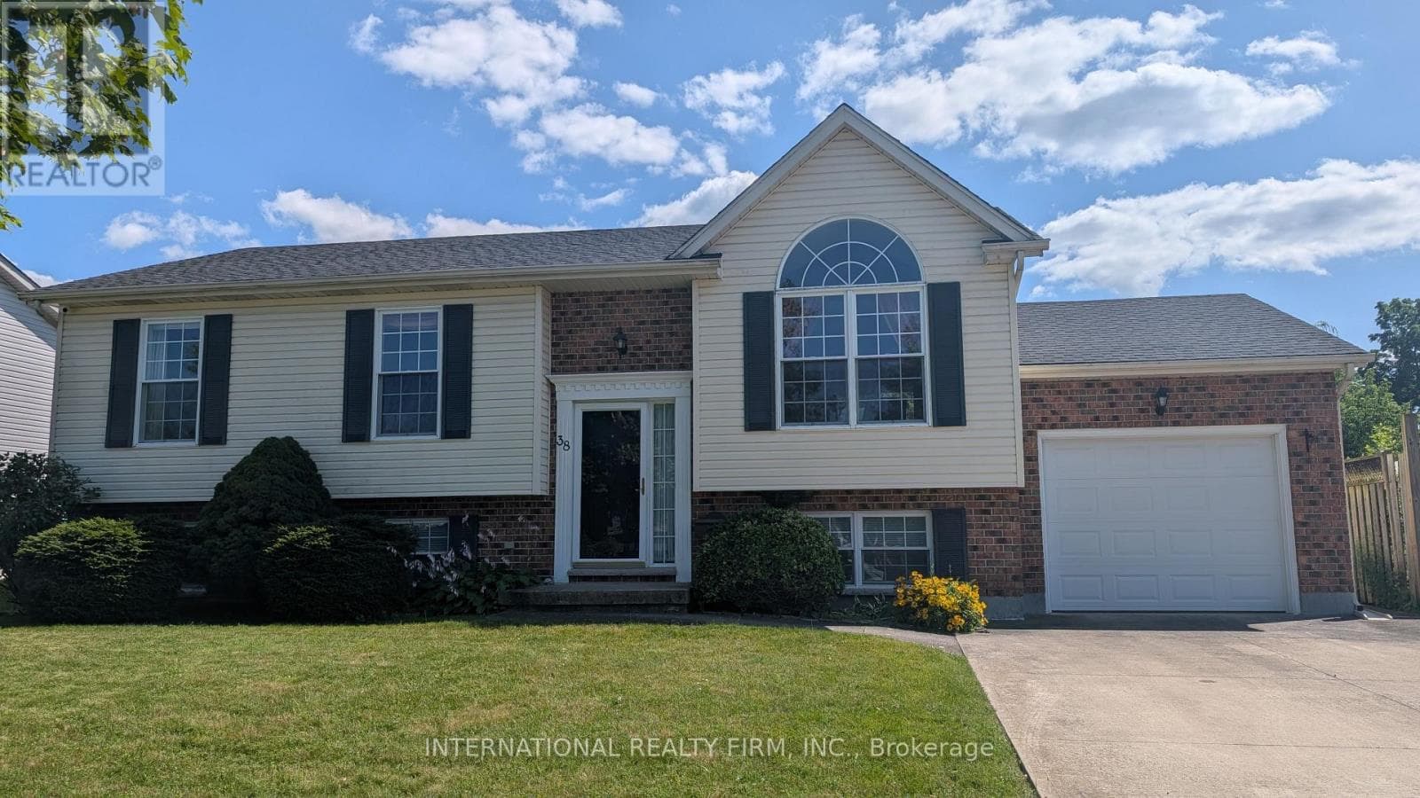38 Windle Village Crescent