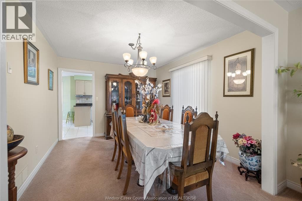 Single Family at 965 GREENPARK, Windsor, Ontario - Photo 10 - RE/MAX Garden City Realty