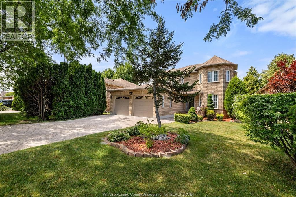 Single Family at 965 GREENPARK, Windsor, Ontario - Photo 2 - RE/MAX Garden City Realty