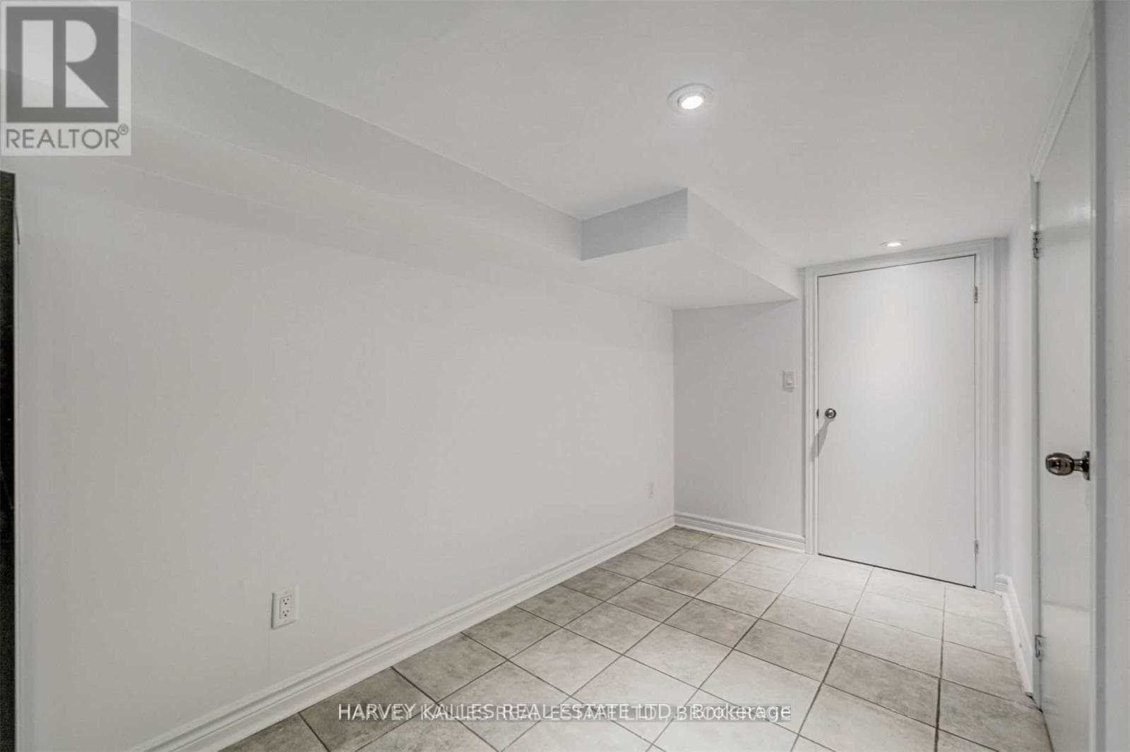 Single Family at Lower- 184 Cedric Avenue, Toronto (Oakwood Village), Ontario - Photo 8 - RE/MAX Garden City Realty