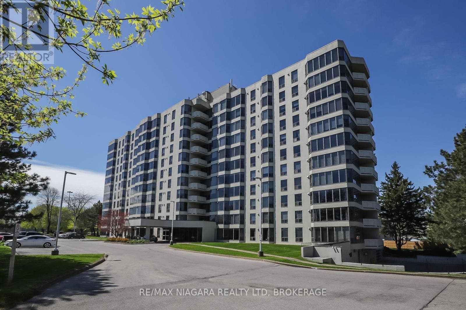 501- 81 SCOTT Street