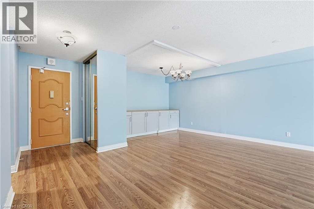 Single Family at B3- 7 GALE Crescent, St. Catharines, Ontario - Photo 6 - RE/MAX Garden City Realty