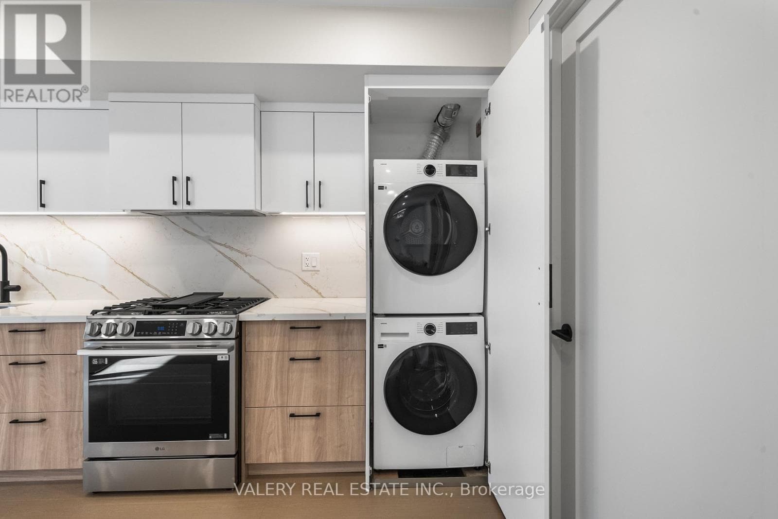 Multi-family at Unit 1- 131 Dovercourt Road, Toronto (Trinity-Bellwoods), Ontario - Photo 4 - RE/MAX Garden City Realty