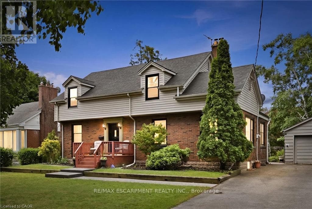 938 CLOVERLEAF Drive