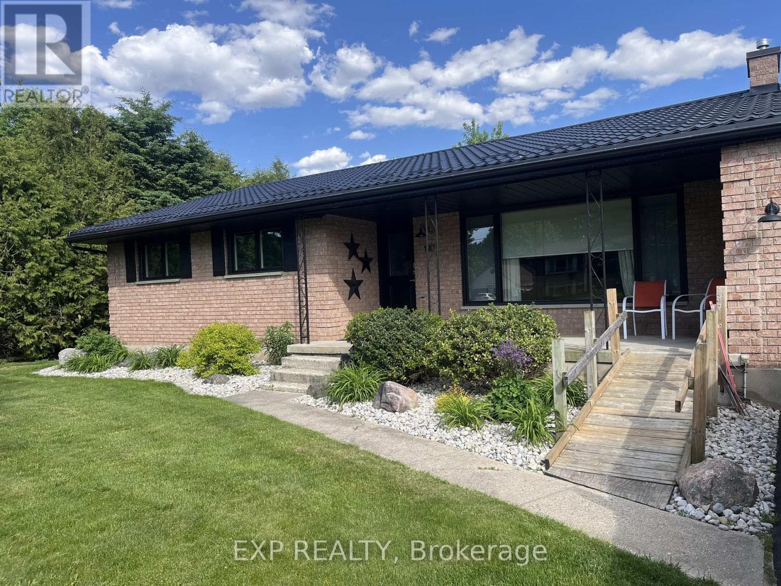 120 Huron Avenue