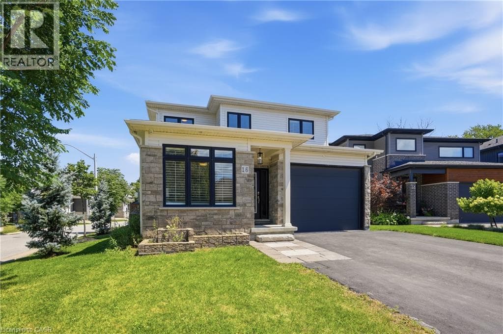 Single Family at 16 OLDE SCHOOL Court, St. Catharines, Ontario - Photo 3 - RE/MAX Garden City Realty