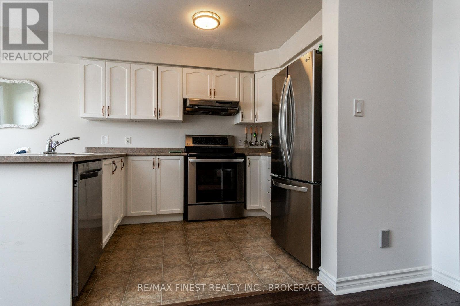 Single Family at 116 FIRESIDE Court, Kingston (Kingston East (Incl Barret Crt)), Ontario - Photo 8 - RE/MAX Garden City Realty