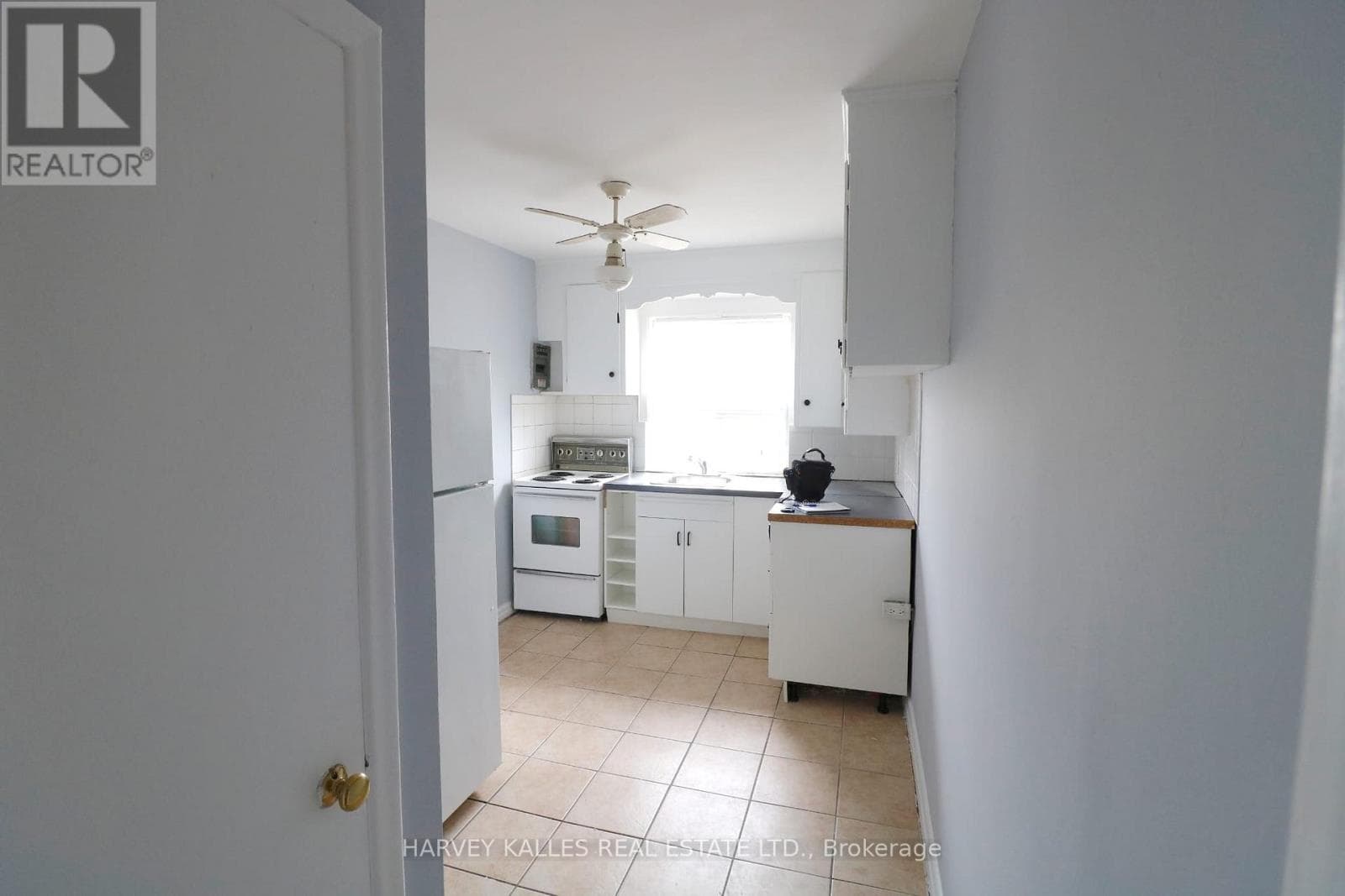 Multi-family at 10- 2434 Keele Street, Toronto (Maple Leaf), Ontario - Photo 6 - RE/MAX Garden City Realty