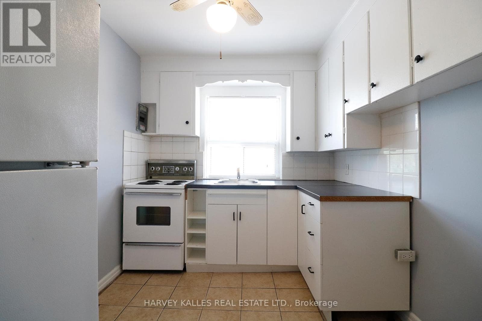 Multi-family at 10- 2434 Keele Street, Toronto (Maple Leaf), Ontario - Photo 3 - RE/MAX Garden City Realty