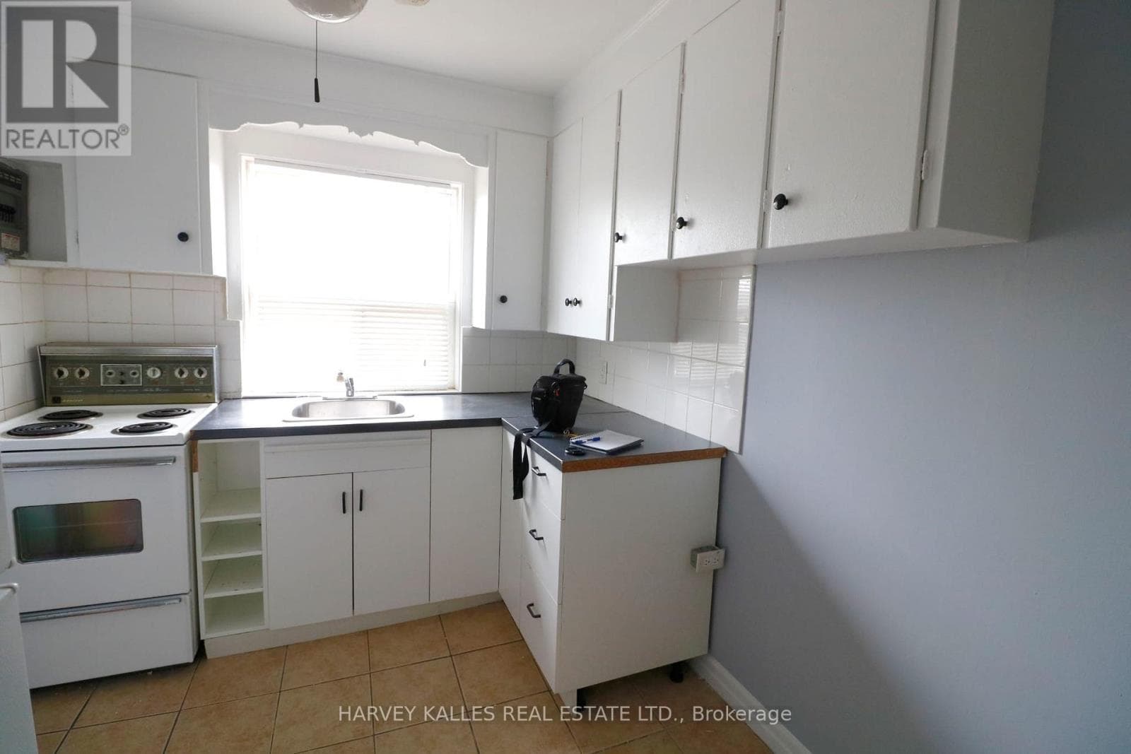 Multi-family at 10- 2434 Keele Street, Toronto (Maple Leaf), Ontario - Photo 4 - RE/MAX Garden City Realty