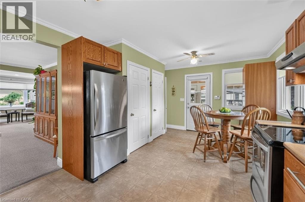 Single Family at 23 LAKEVIEW Avenue, Grimsby, Ontario - Photo 10 - RE/MAX Garden City Realty