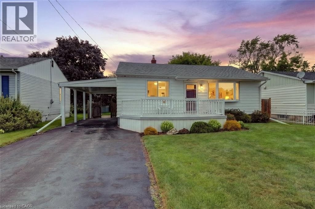 Single Family at 23 LAKEVIEW Avenue, Grimsby, Ontario - Photo 2 - RE/MAX Garden City Realty