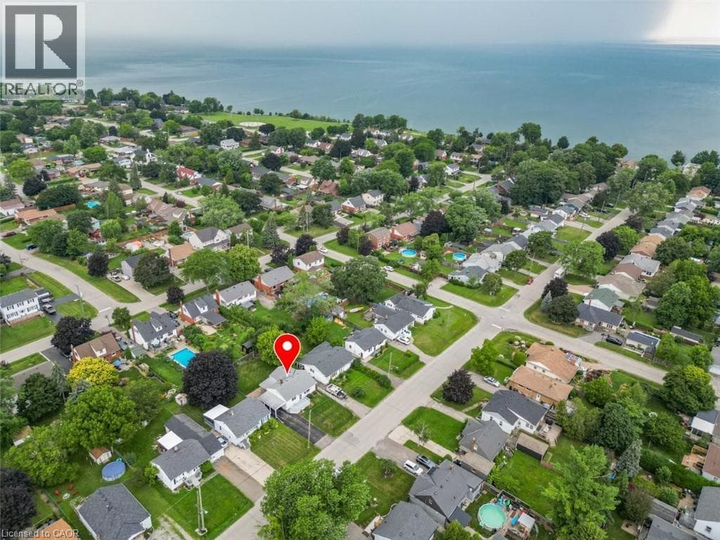 Single Family at 23 LAKEVIEW Avenue, Grimsby, Ontario - Photo 4 - RE/MAX Garden City Realty