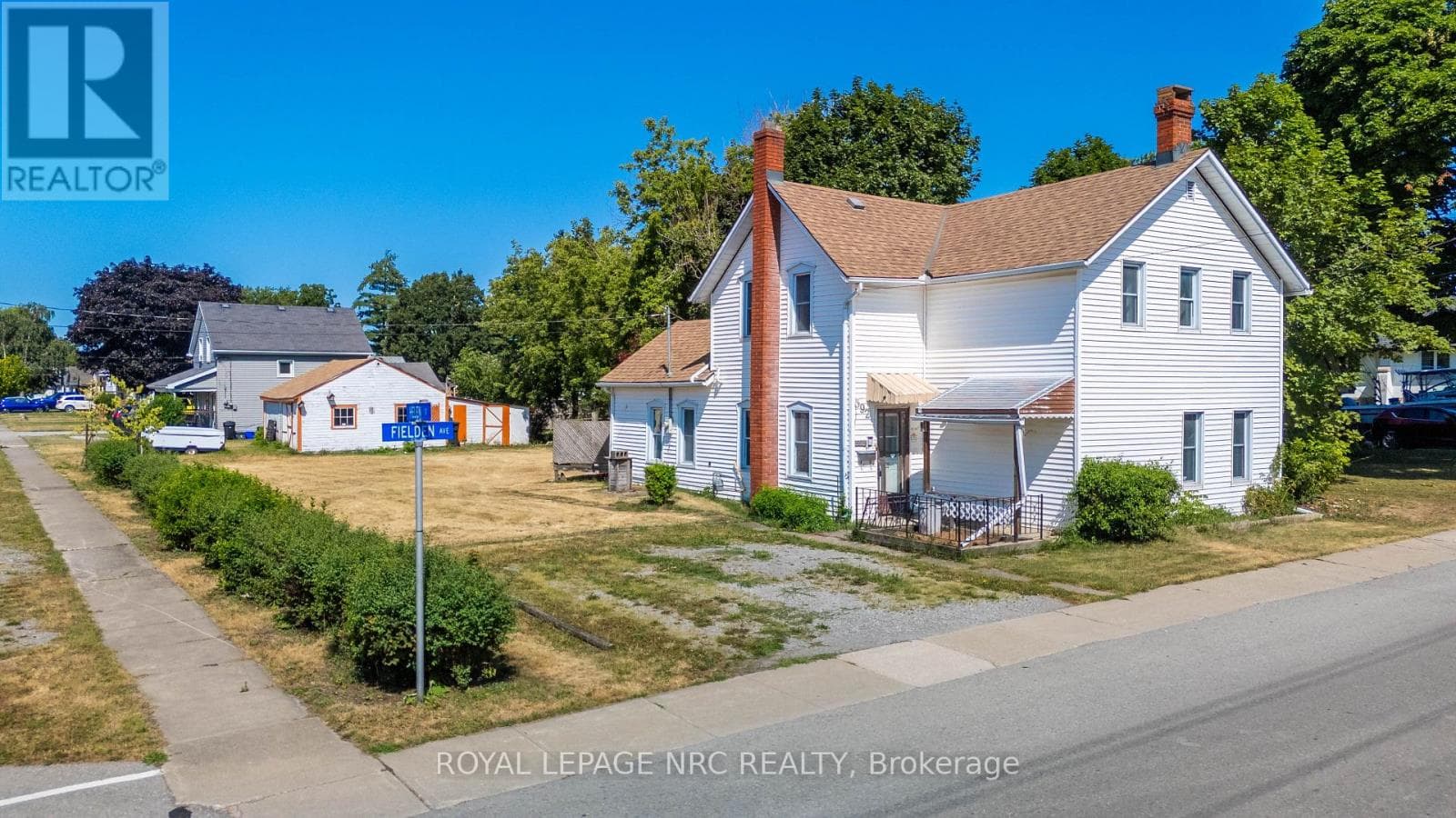 592 Fielden Avenue