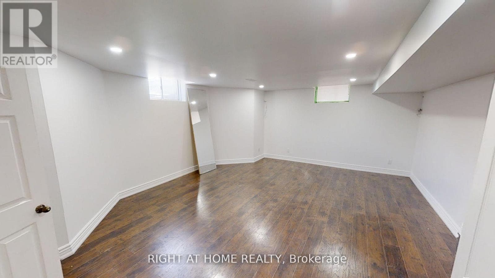 Single Family at (Lower) 31 NORTHGATE Crescent, Richmond Hill (Bayview Hill), Ontario - Photo 6 - RE/MAX Garden City Realty