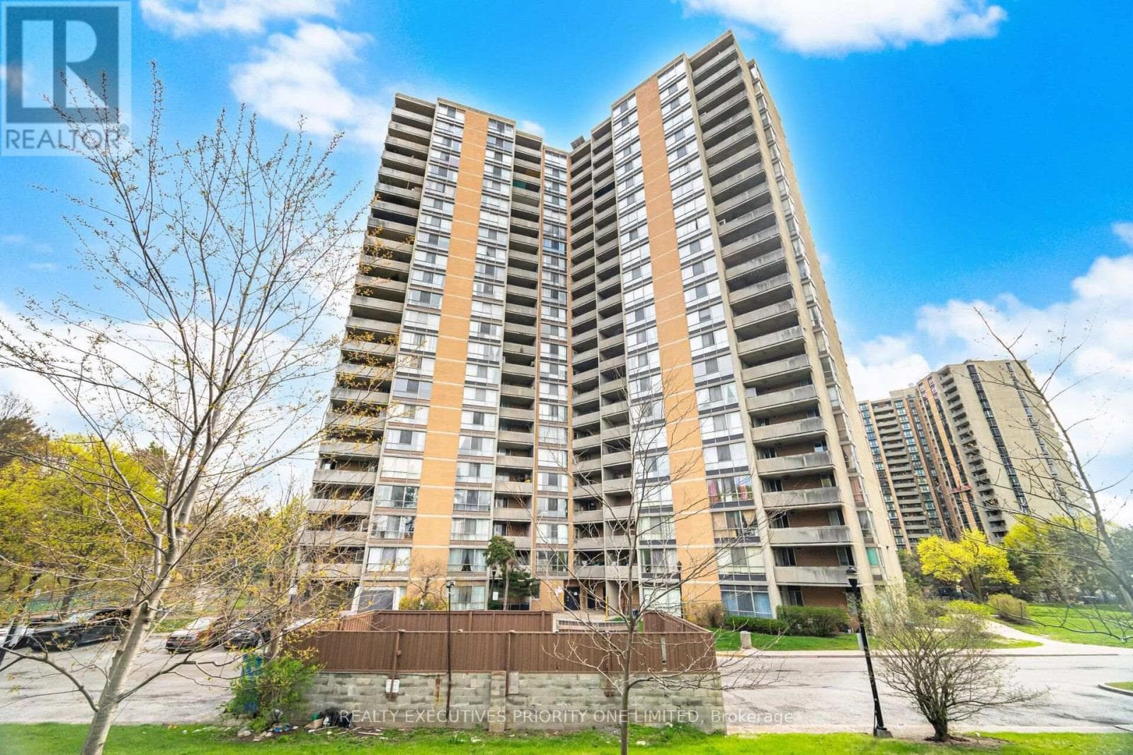 1802- 10 Martha Eaton Way