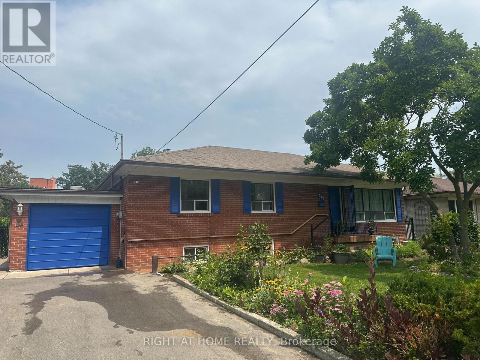 309 Queen Mary Drive
