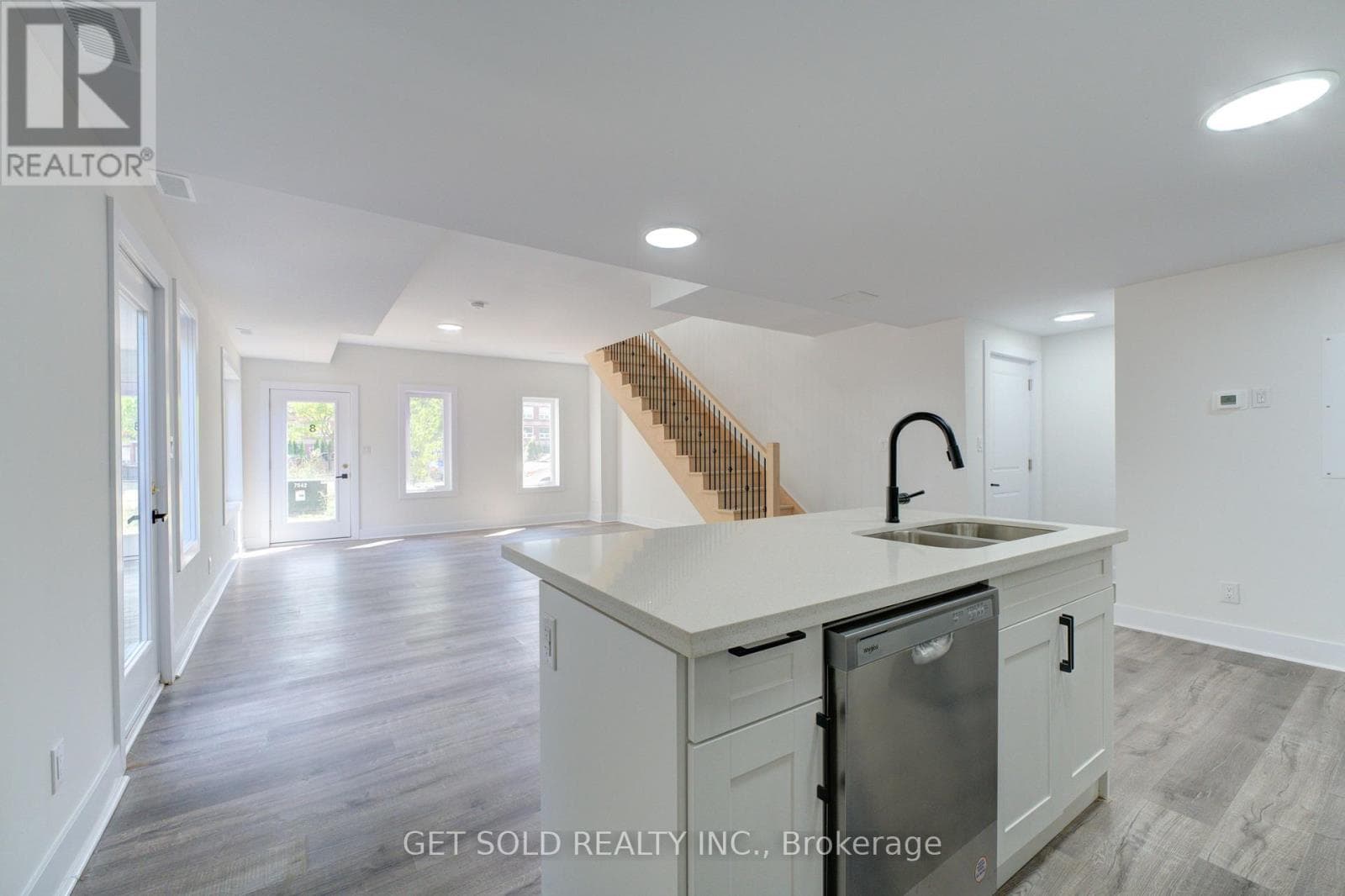 8- 6701 Thorold Stone Road