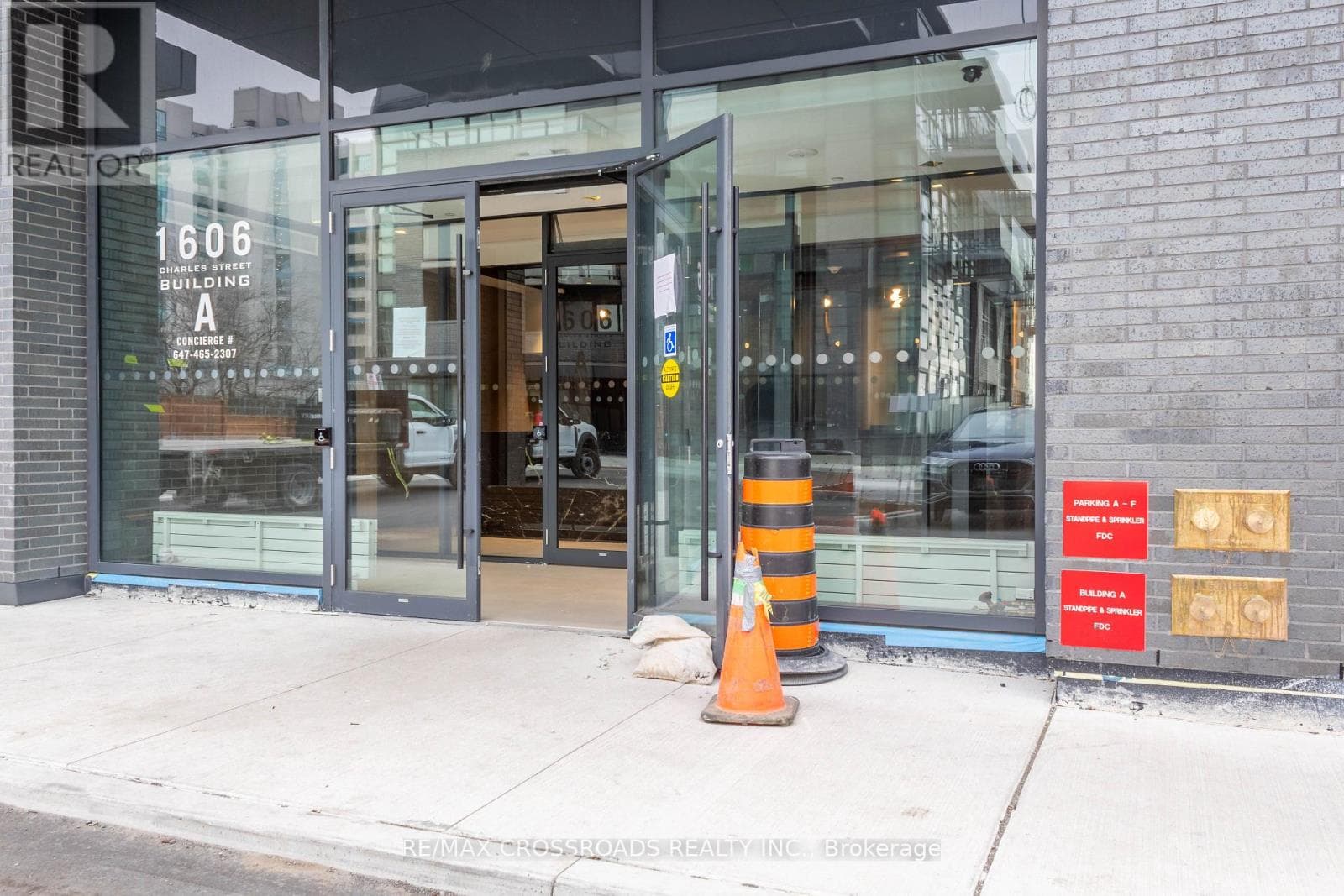 205- 1606 Charles Street