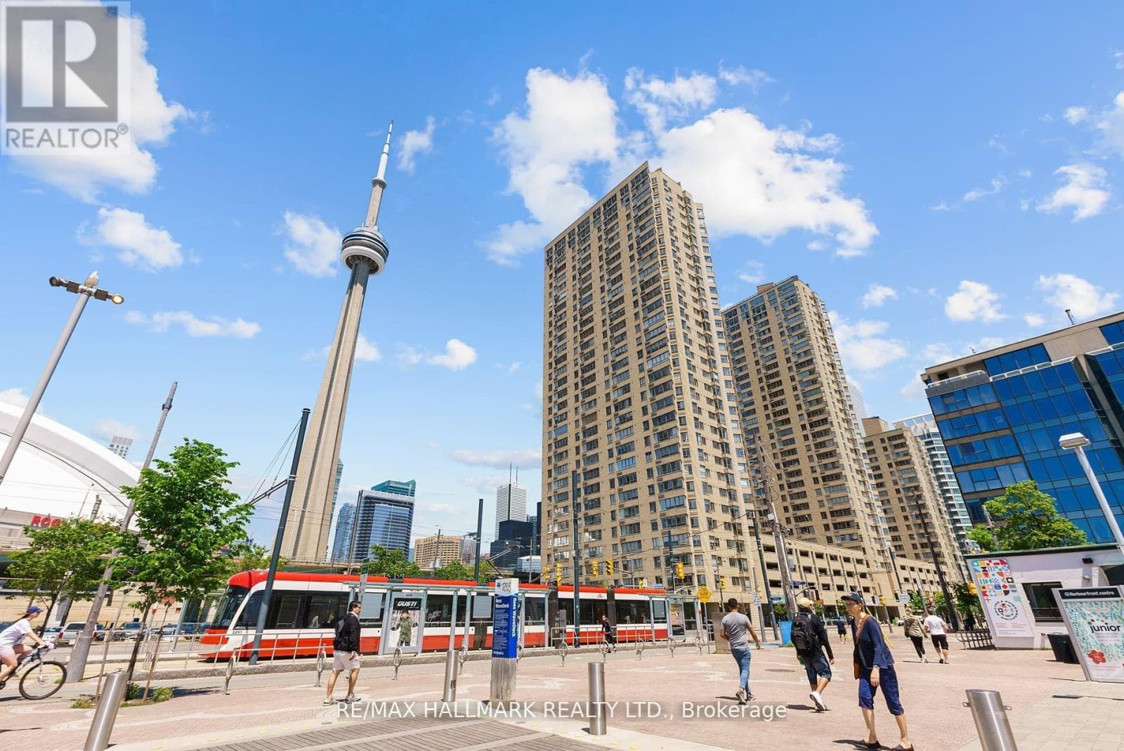 2903- 270 Queens Quay