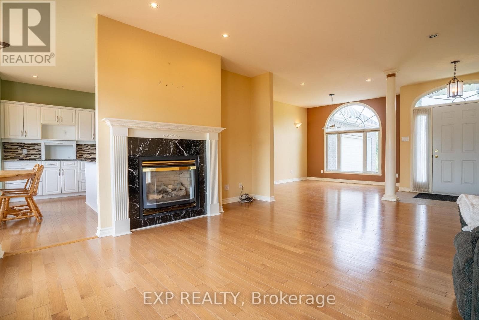 Single Family at 15 Rue Haute Rive Street, Alfred and Plantagenet, Ontario - Photo 3 - RE/MAX Garden City Realty