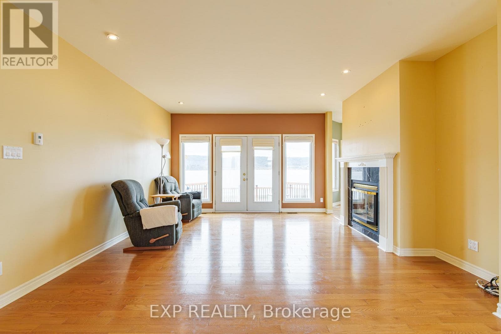 Single Family at 15 Rue Haute Rive Street, Alfred and Plantagenet, Ontario - Photo 5 - RE/MAX Garden City Realty