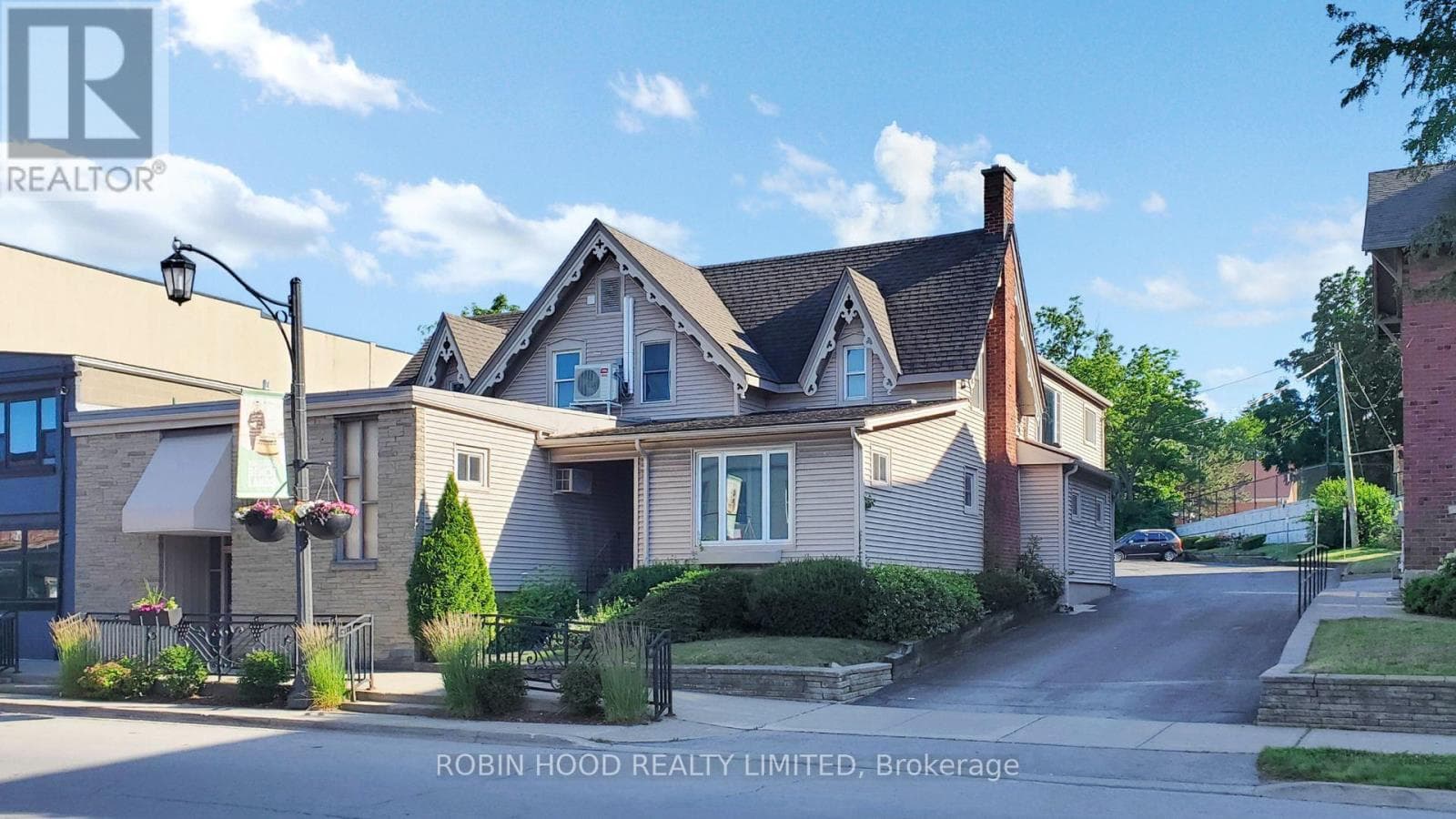 Single Family at 23- 4998 King Street, Lincoln (Lincoln Lake), Ontario - Photo 3 - RE/MAX Garden City Realty