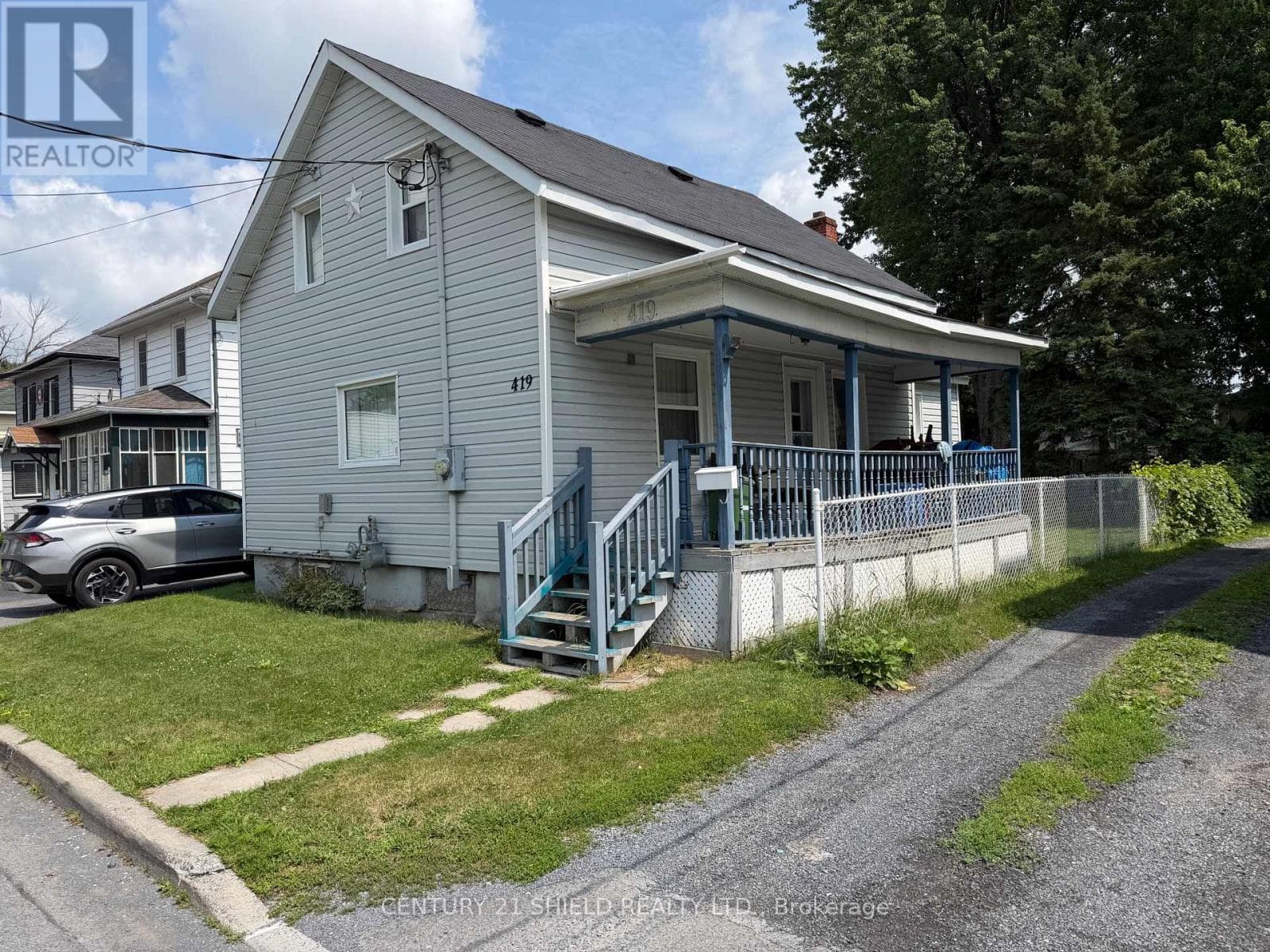 Single Family at 419 Bedford Street, Cornwall, Ontario - Photo 2 - RE/MAX Garden City Realty