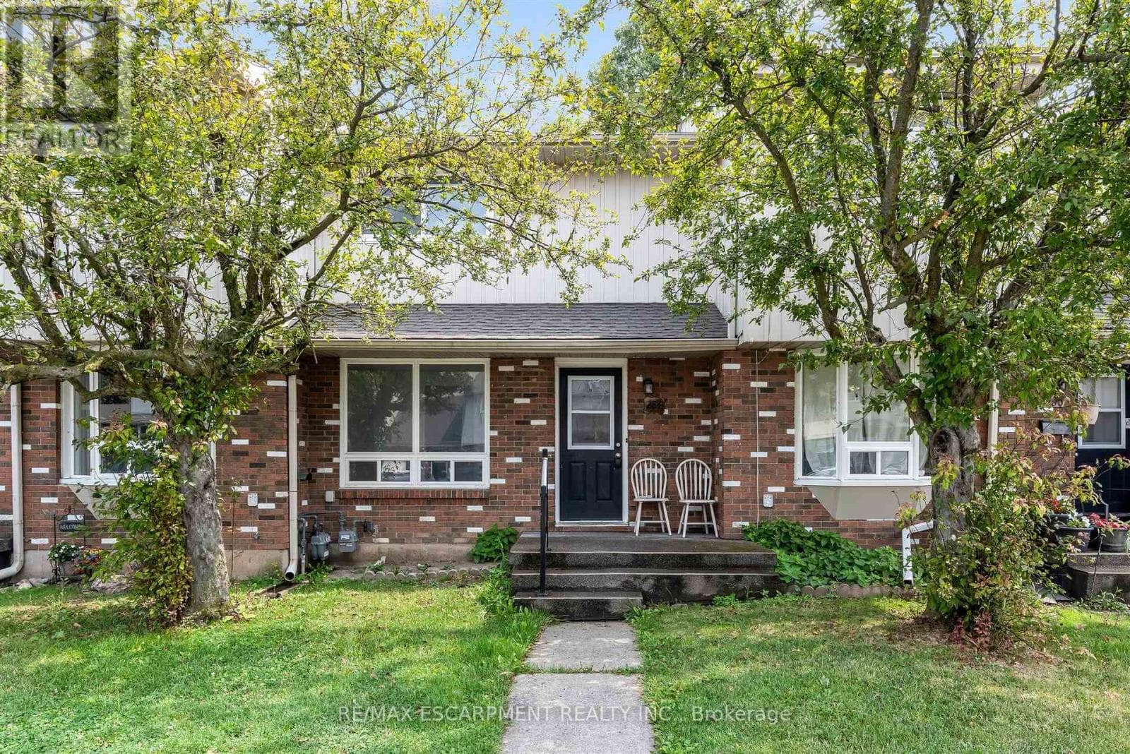 284- 100 Brownleigh Avenue