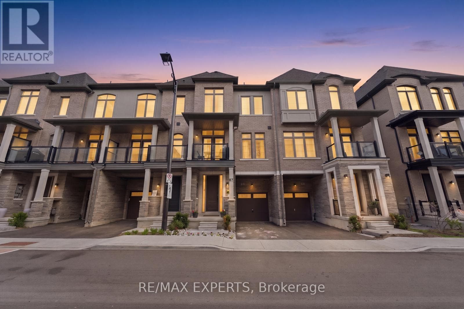 87 De La Roche Drive