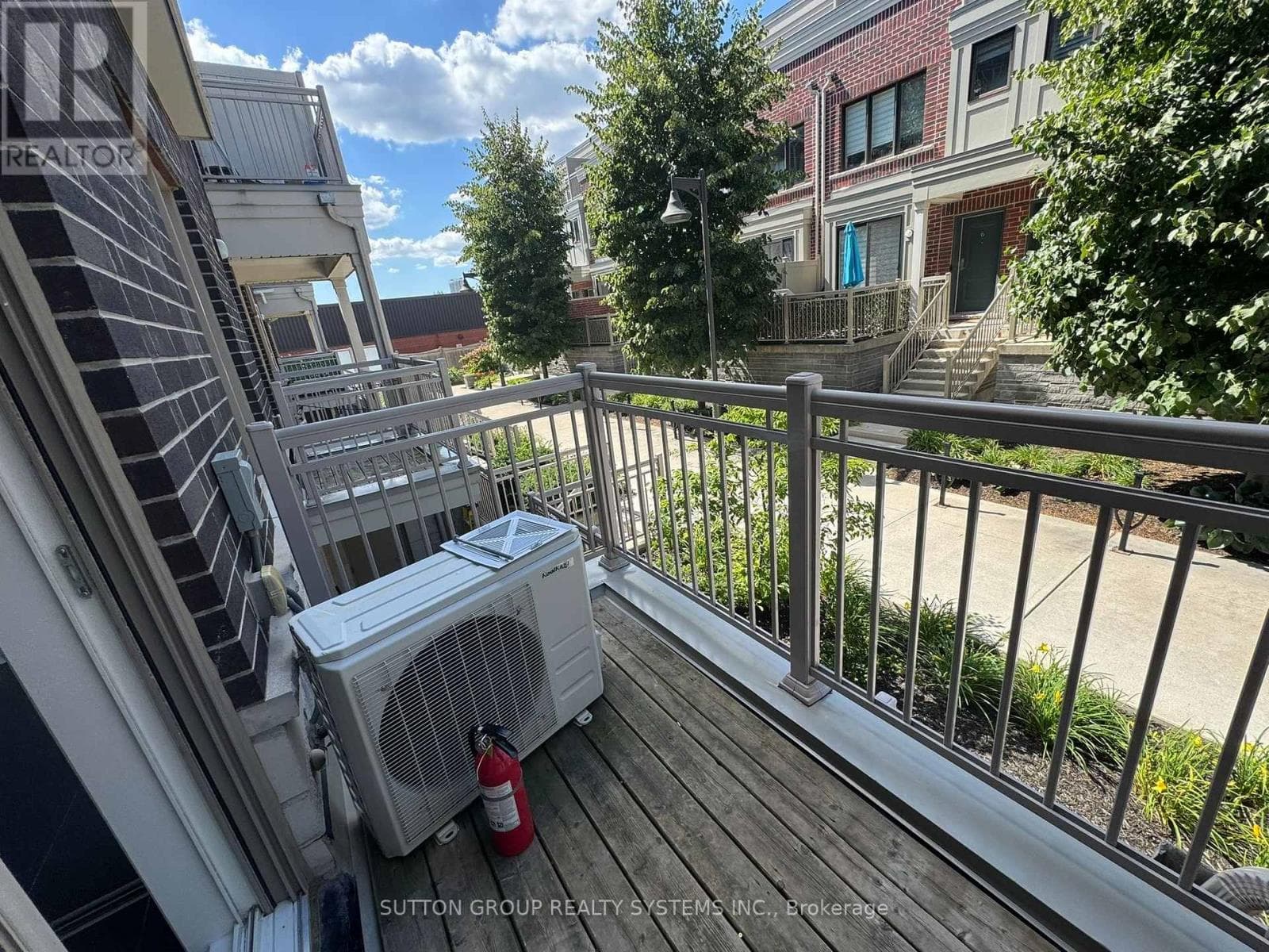 Single Family at 10- 90 Eastwood Park Gardens, Toronto (Long Branch), Ontario - Photo 3 - RE/MAX Garden City Realty