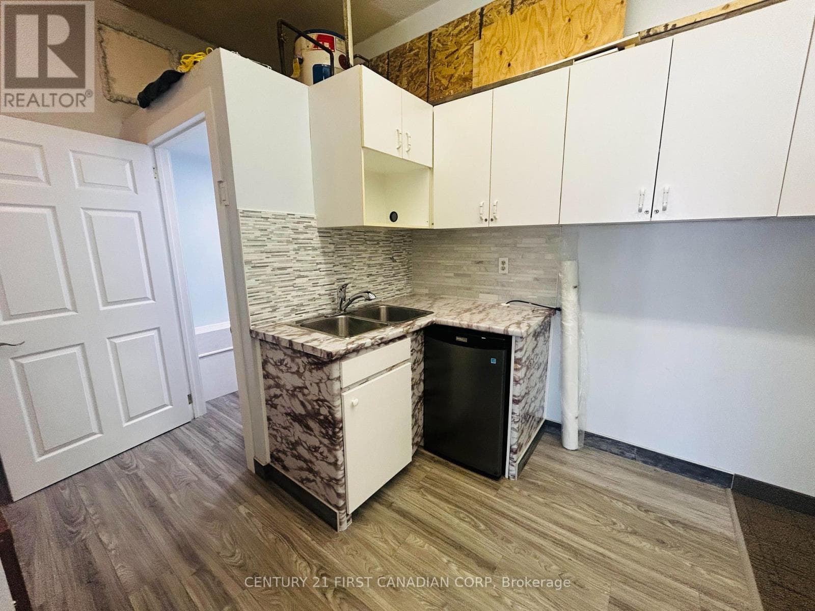 Retail at A + B- 96 Rectory Street, London East (East L), Ontario - Photo 6 - RE/MAX Garden City Realty