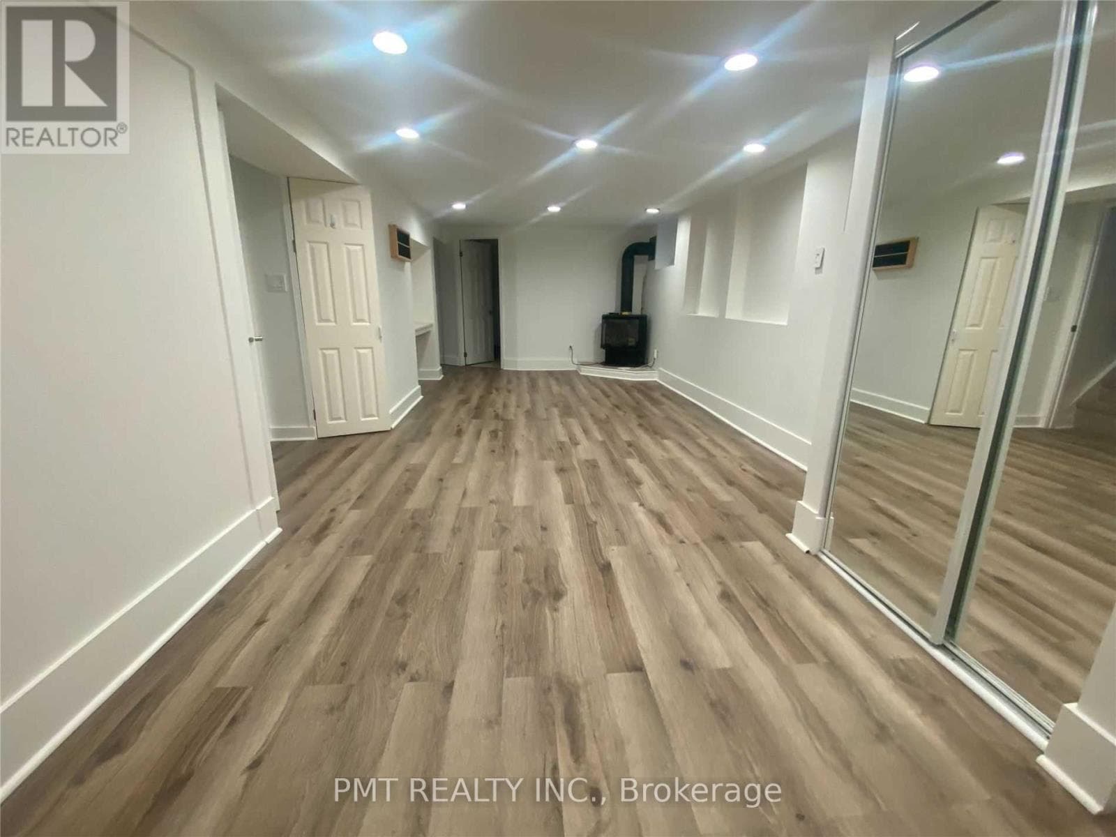 Single Family at Lower- 41 Park Street, Toronto (Birchcliffe-Cliffside), Ontario - Photo 3 - RE/MAX Garden City Realty