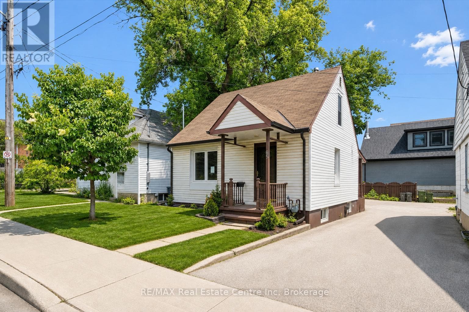 Single Family at 65 STEVENSON Street, Guelph (St. George's), Ontario - Photo 2 - RE/MAX Garden City Realty