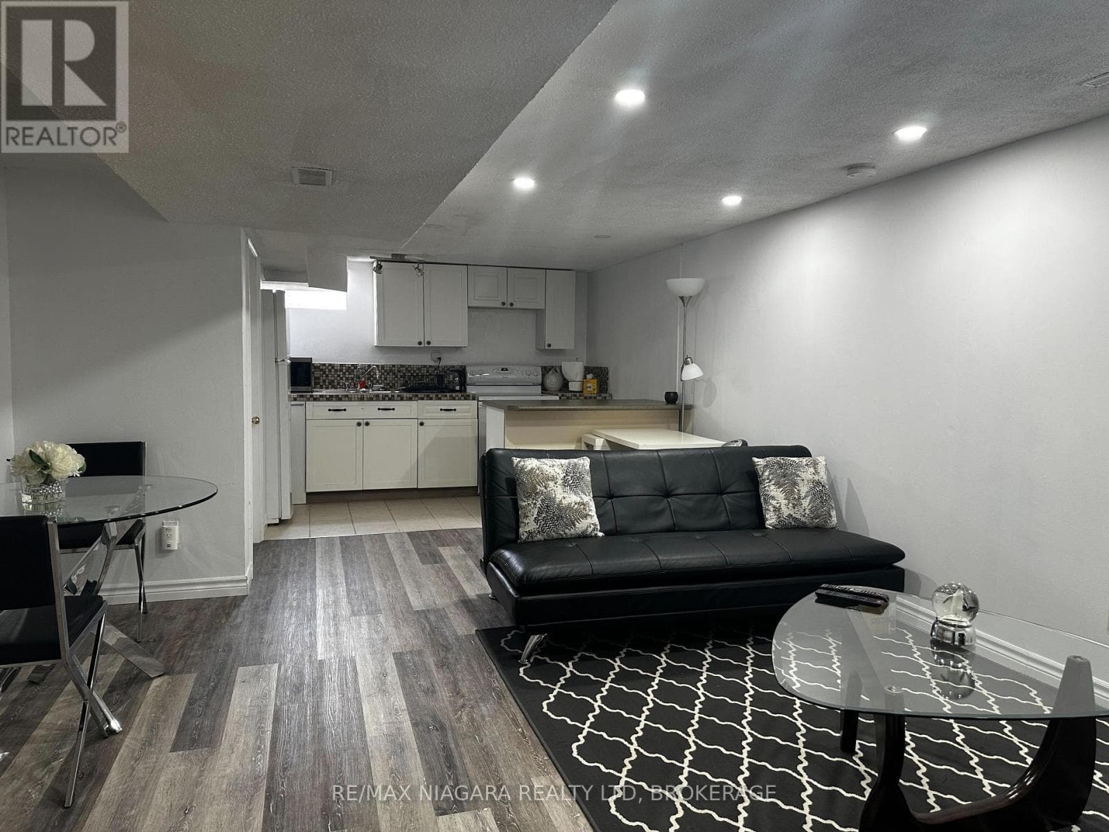 Single Family at LOWER- 43A BEACHAVEN Drive, St. Catharines (Port Weller), Ontario - Photo 4 - RE/MAX Garden City Realty