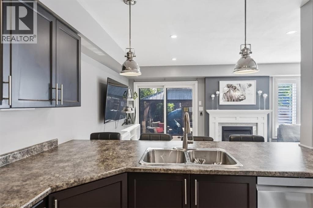 Single Family at 6063 FAUSTA Boulevard, Niagara Falls, Ontario - Photo 7 - RE/MAX Garden City Realty